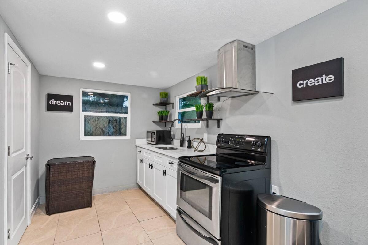 Modern House In Clearwater With Access To A Shared Swimming Pool Safety Harbor Exterior foto